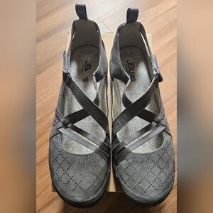 JBU Nicole Mary Jane Gray Shoes | Size 9